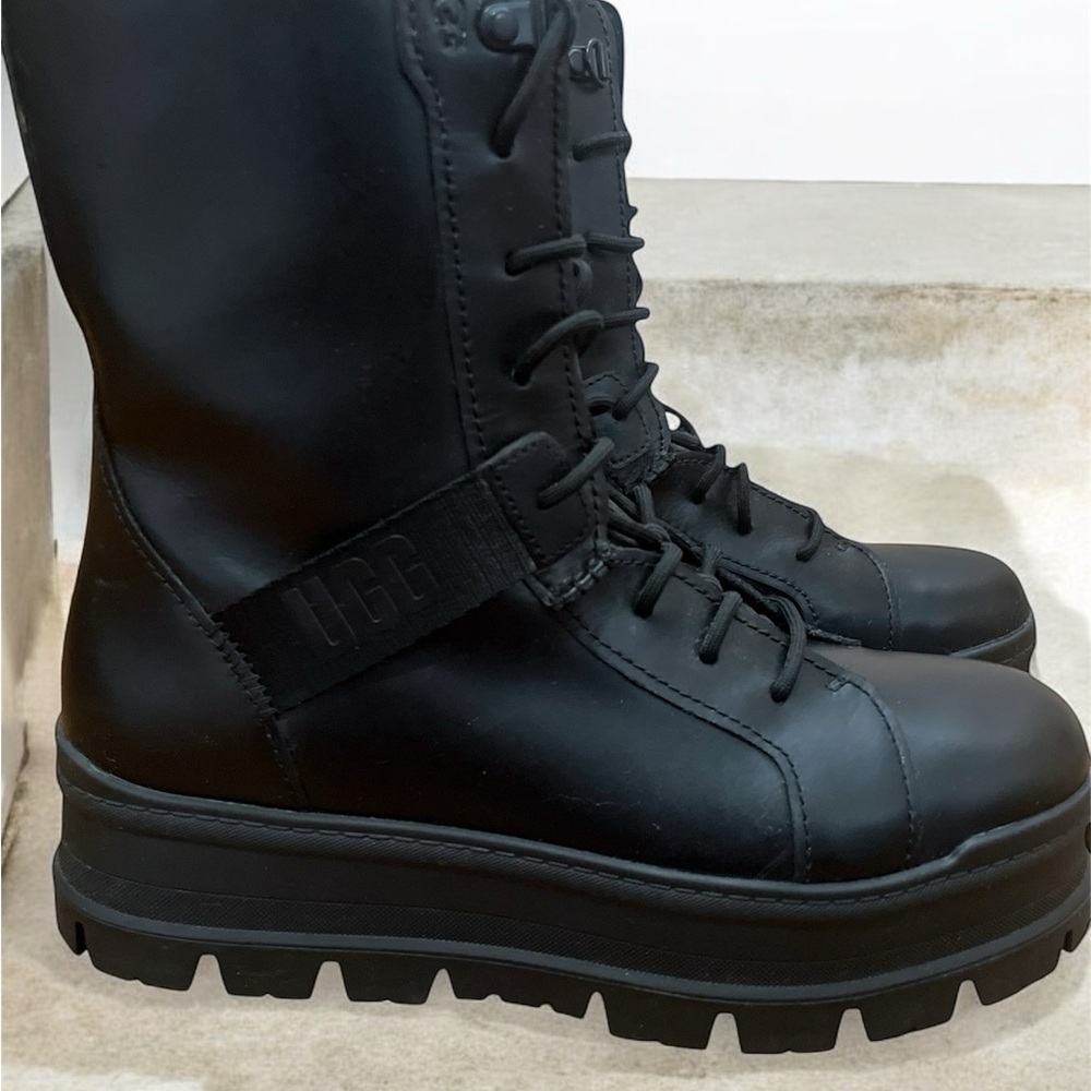 Step into Style and Comfort with Hugg Leather Boots!